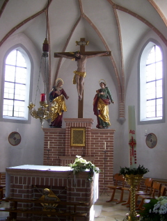 Foto vom Altarraum in Maria Hilf in Unterthürheim
