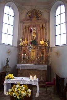 Foto vom Altar in St. Michael in Wengen