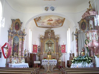 Foto vom Altarraum in St. Stephan in Altenbaindt