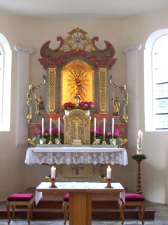 Foto vom Altar in St. Leonhard in Baumgarten