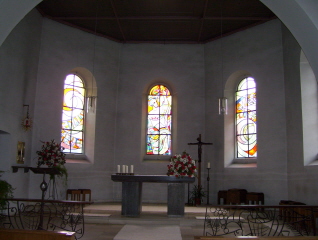 Foto vom Altarraum in St. Stephan in Bühl am Alpsee