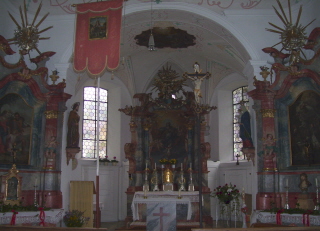 Foto vom Altarraum der Kapelle Mariä Opferung in Kranzegg
