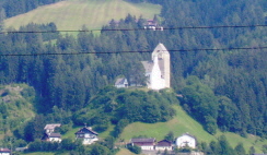 Foto der Abtei St. Georgenberg bei Fiecht auf dem Berg