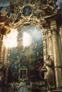 Foto vom Altar im zweiten linken Querschiff in der Stiftskirche in Stams