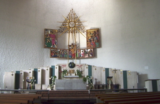 Foto vom Altarraum in Maria am Gestade in Innsbruck
