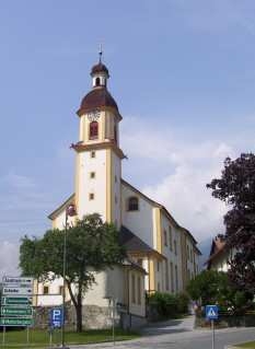 Foto der Stiftskirche St. Georg in Neustift in Tirol