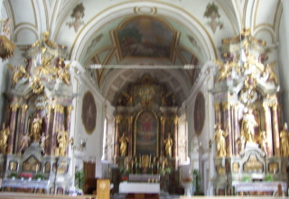 Foto vom Altarraum in St. Pankratius in Mareit-Ratschings