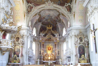 Foto vom Altarraum der Basilika Wilten in Innsbruck