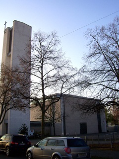 Foto der Heilig-Kreuz-Kirche in Karlsruhe