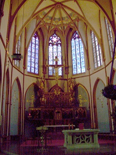 Foto vom Altar in St. Bernhard in Karlsruhe