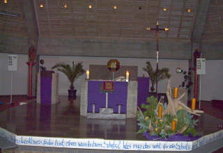 Foto vom Altarraum in St. Peter und Paul in Kaufbeuren