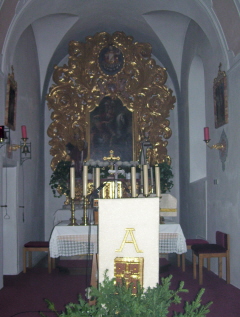 Foto vom Altar in St. Martin in Dünzling