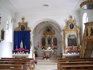 Foto vom Altarraum in St. Johannes Baptist und Johannes Evangelist in Weltenburg