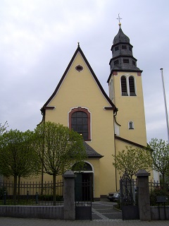 Foto der Herz-Jesu-Kirche in Kelsterbach