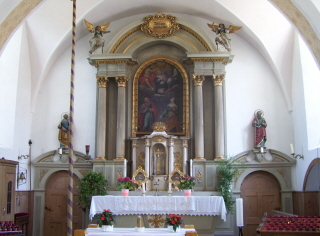 Foto vom Altar in St. Anna in Oy