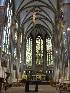 Foto vom Altarraum in St. Ursula in Köln