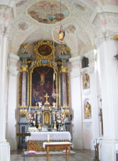 Foto vom Altar in Heilig-Kreuz in Kreuzpullach