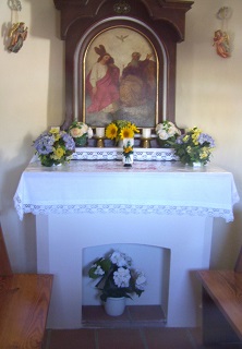 Foto vom Altar in der Dreifaltigkeitskapelle in Ziemetshausen