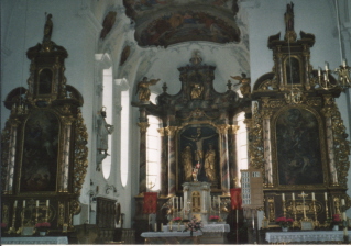 Foto vom Altarraum in St. Peter und Paul in Ziemetshausen