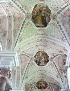 Foto vom Langhausfresko im rechten Kirchenschiff in St. Virgil in Rattenberg