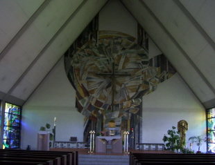 Foto vom Altarraum in St. Martin in Aystetten