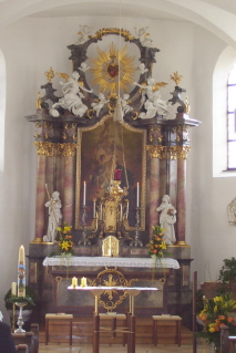 Foto vom Altar in St. Gallus in Deubach