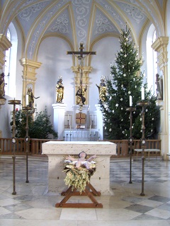 Foto vom Altarraum in Maria Immaculata in Zusmarshausen