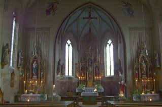 Foto vom Altarraum in Mariä Himmelfahrt in Schwabegg