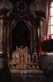 Foto vom Altar in St. Georg in Margertshausen