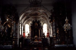 Foto vom Altar in St. Georg in Wehringen