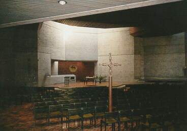 Foto vom Altar in St. Thomas Morus in Neusäß