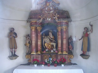 Foto vom Altar der Kapelle Zur Schmerzhaften Muttergottes in Stadtbergen