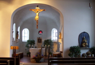 Foto vom Altarraum in St. Vitus in Streitheim