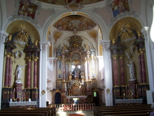 Foto vom Altarraum in Unsere Liebe Frau in Bobingen