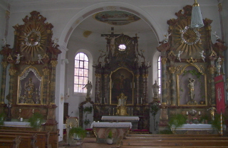 Foto vom Altarraum in St. Michael in Bergheim