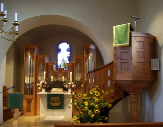Foto vom Altarraum in St. Margaretha in Forheim