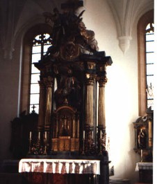 Foto vom Hochaltar der Pfarrkirche st. Alban in Wallerstein