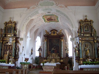Foto vom Altarraum in St. Peter und Paul in Marxheim