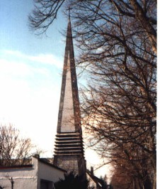 Foto vom Glockenturm der evang. Versöhnungskirche in Wallerstein