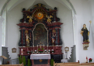 Foto vom Altarraum in St. Wendelin in Bremenried