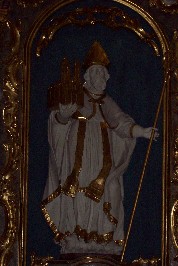 Foto der Wolfgangsstatue in St. Wolfgang in Hausen