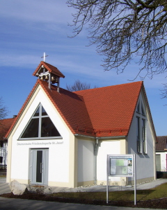 Foto der ökumenischen Friedenskapelle St. Josef in Obermeitingen