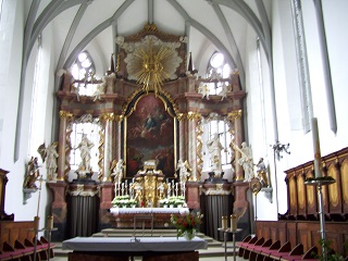 Foto vom Altarraum in Unsere Liebe Frau in Lichtenfels