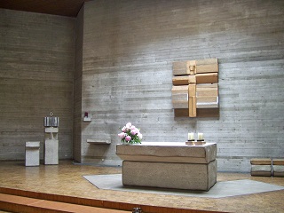 Foto vom Altarraum in St. Paulus in Ludwigsburg
