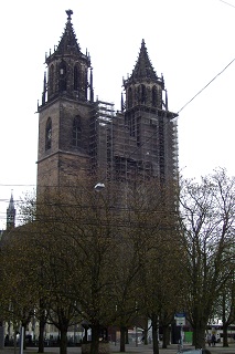 Foto vom Magdeburger Dom mit seinen Westtürmen