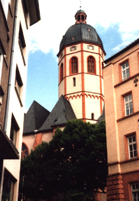 Foto des Turmes von St. stephan in Mainz