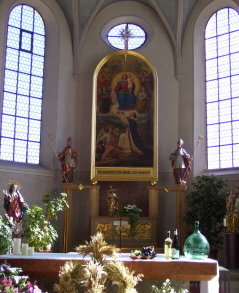 Foto vom Altar in St. Nikolaus in Unterthingau