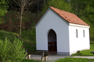 Foto der Albertus-Magnus-Kapelle in Albertshofen
