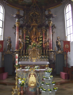 Foto vom Altar in St. Clemens in Herbertshofen