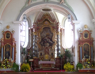 Foto vom Altarraum in St. Stephan in Steindorf